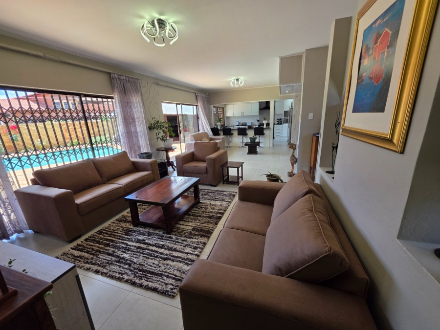 6 Bedroom Property for Sale in Dan Pienaar Free State